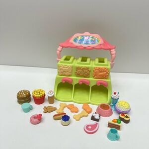 Littlest Pet Shop Treat Center + food